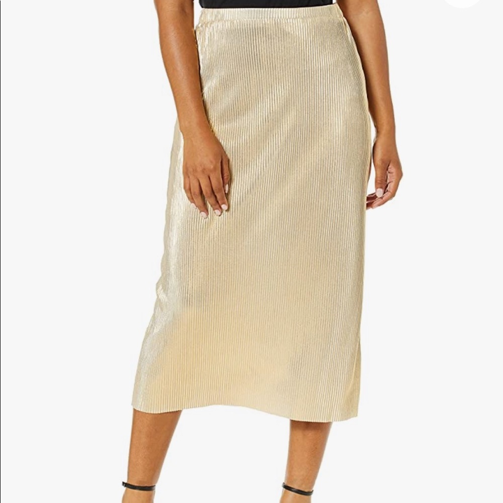 SOLD ON OTHER PLATFORM —— NWT - KENSIE HIGH WAISTED GOLD SHINE MIDI SKIRT XS